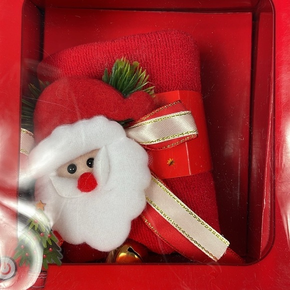 NIB Christmas Holiday Gift Set Mug and Hand Towel White Elephant - Picture 6 of 6